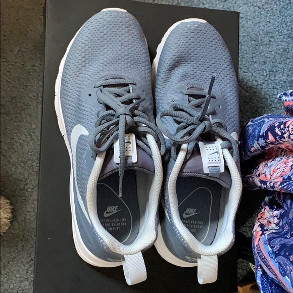 Blue Nike Air Sneakers - Picture 2 of 8